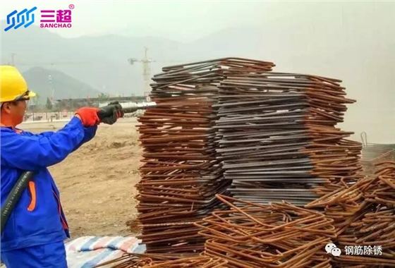 箍紧钢筋除锈.jpg
